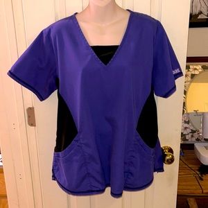Butter-Soft V-Neck Grape Purple 🍇 Scrub top from Uniform Advantage ~ Size Large